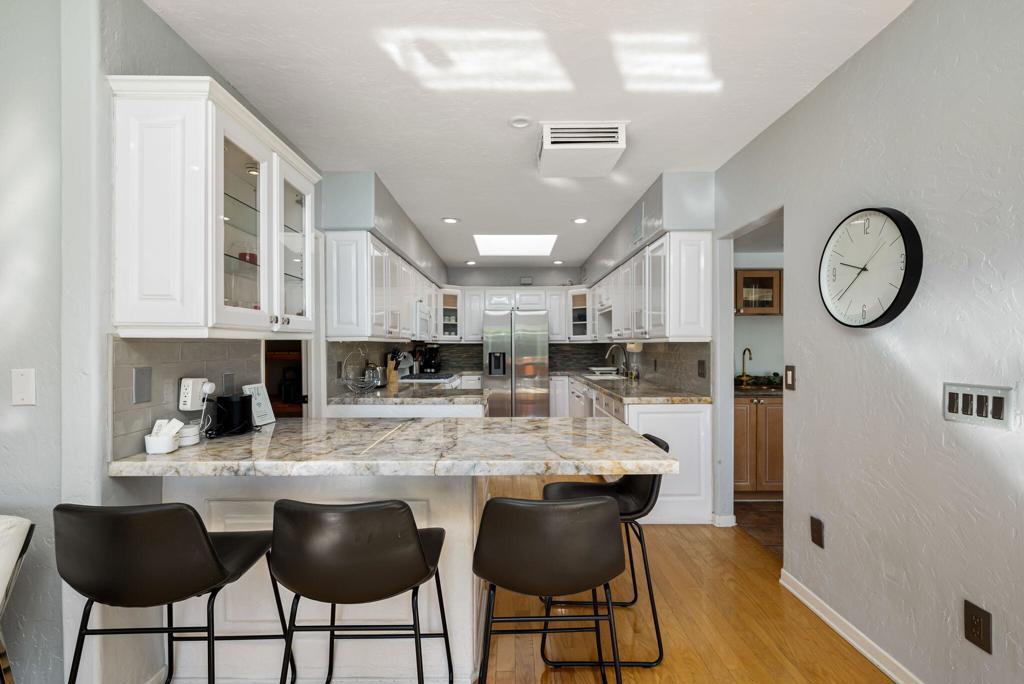 https://media.crmls.org/mediaz/05b41599-24cd-4268-9be1-15f29da87c4d.jpg?preset=X-Large