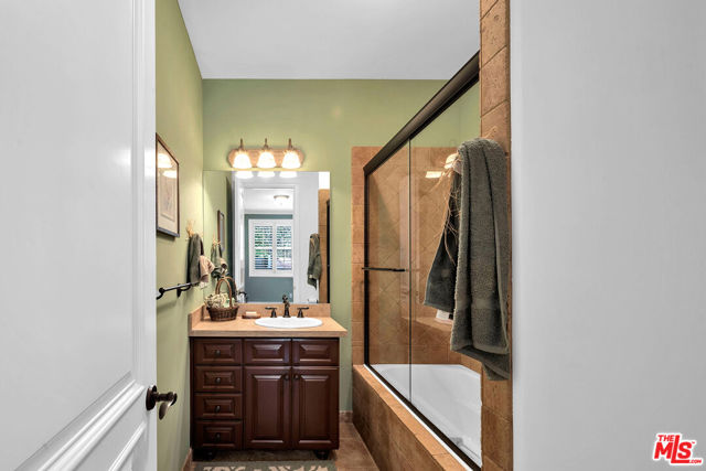14933 Sutton Street, Sherman Oaks CA: https://media.crmls.org/mediaz/05b41e98-4c97-4c06-9880-20791567cba5.jpg