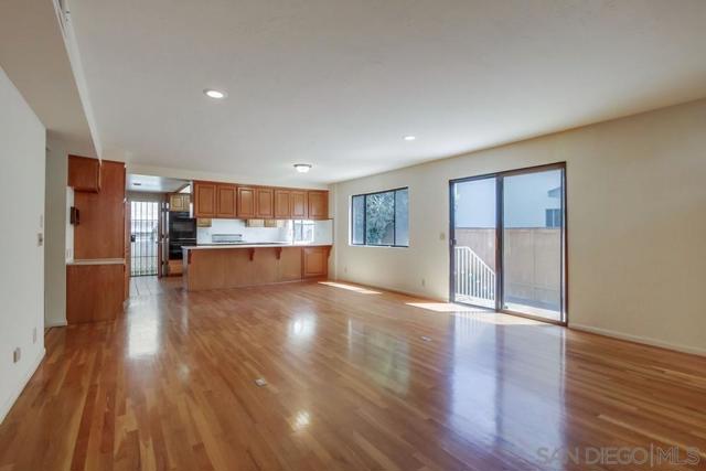 349 351 G Avenue, Coronado CA: https://media.crmls.org/mediaz/05b42d75-0245-44a2-acfa-434fc33d5b87.jpg