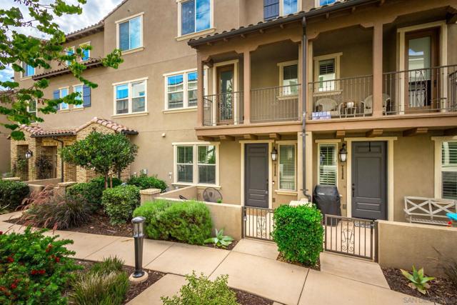 16206 Veridian Cir, San Diego CA: https://media.crmls.org/mediaz/05b44f7a-5540-4f9a-a021-33a982d10e4d.jpg