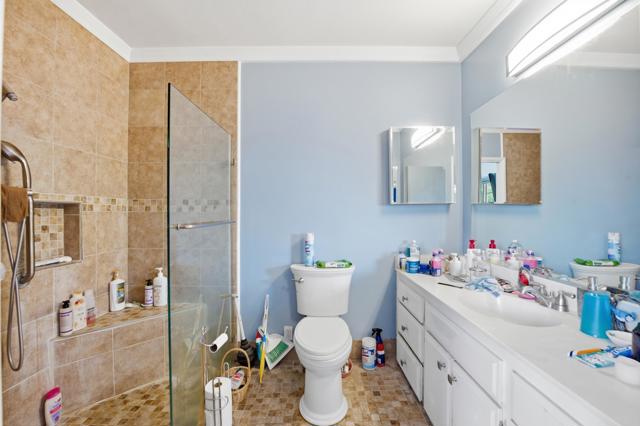 Detail Gallery Image 12 of 38 For 1650 N Broadway, Escondido,  CA 92026 - 3 Beds | 3 Baths