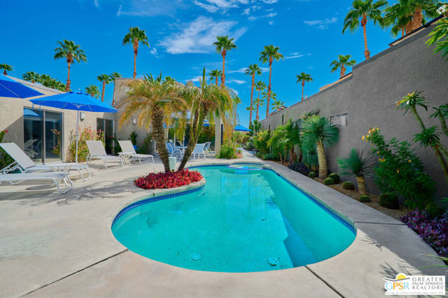 671 Dunes Court, Palm Springs, CA 92264