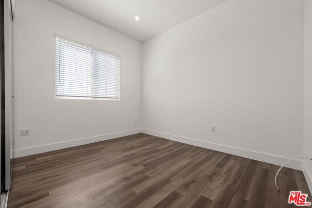 1215 S Bedford Avenue, Los Angeles CA: https://media.crmls.org/mediaz/05b4cd12-cbe6-48e2-94fe-13d5e3b4b8a3.jpg