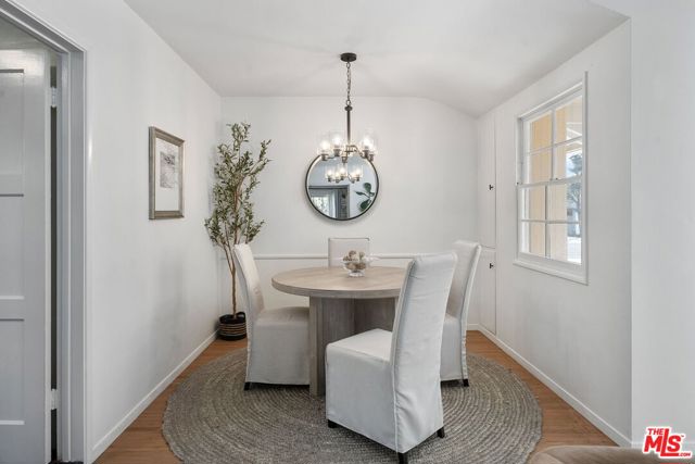 11319 Rose Avenue, Los Angeles CA: https://media.crmls.org/mediaz/05b519a5-ffe9-4ee8-a761-3fbb4410778e.jpg