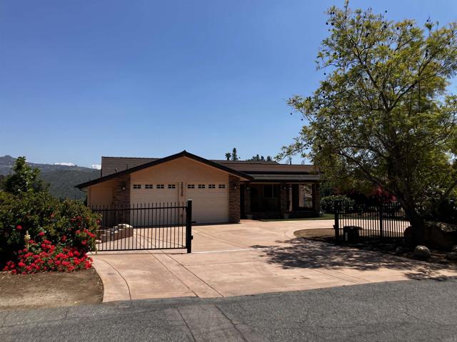 2626 Sunset, Escondido CA: https://media.crmls.org/mediaz/05b5744b-88fb-4169-b096-b78b7c92381c.jpg