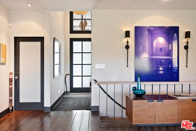 3631 Buena Park Drive, Studio City CA: https://media.crmls.org/mediaz/05b5d0f2-9051-47e4-be7c-25cf576cf771.jpg