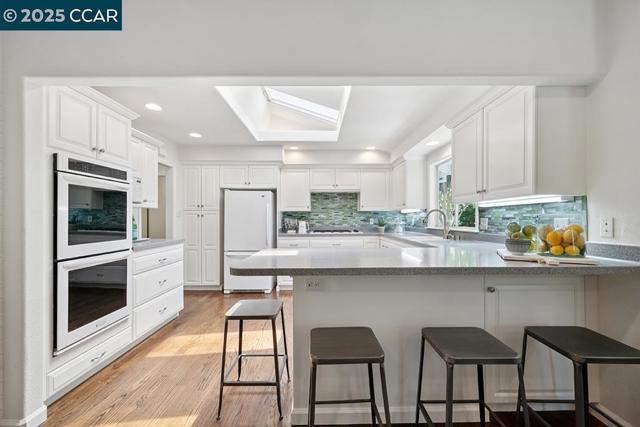 4 Harold Dr, Moraga CA: https://media.crmls.org/mediaz/05b5dfbb-3fa7-4bf5-b5cb-6a9c9073b894.jpg