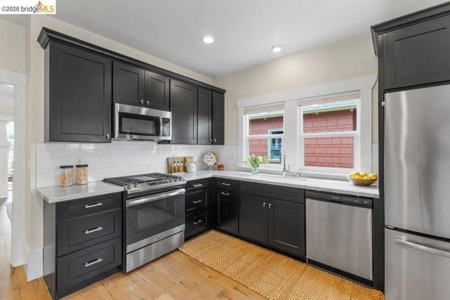 Image 18 of 52 For 1072 57th St