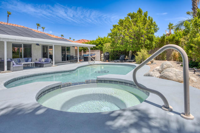 1479 E Francis Drive, Palm Springs CA: https://media.crmls.org/mediaz/05b613f5-64a7-4933-9a45-8dff3011e2f3.jpg