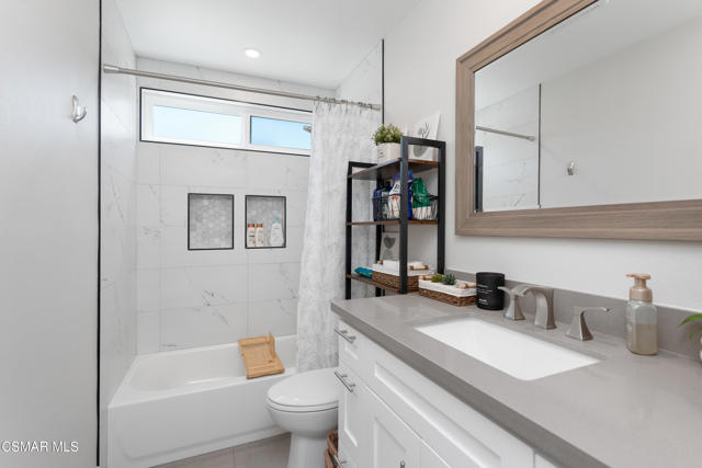 3268 Hilldale Avenue, Simi Valley CA: https://media.crmls.org/mediaz/05b67ae2-9fa8-4827-95bb-43caf017b68f.jpg
