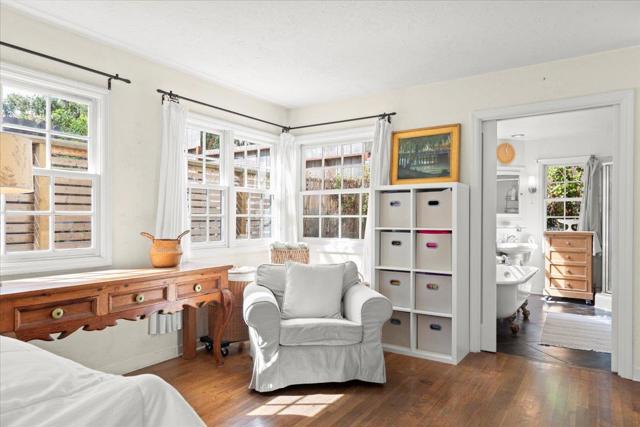 989 Madison Street, Monterey CA: https://media.crmls.org/mediaz/05b69bc9-0ee0-4417-8380-3ae607d503ce.jpg