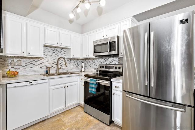 6955 Alvarado Rd, San Diego CA: https://media.crmls.org/mediaz/05b70657-a437-4900-8eb0-f4b6ec354533.jpg
