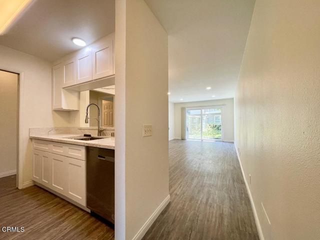 Detail Gallery Image 4 of 23 For 248 E Surfside Dr, Port Hueneme,  CA 93041 - 3 Beds | 2 Baths