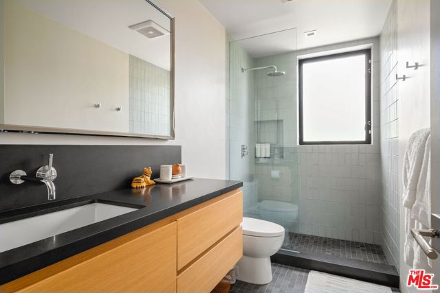 1030 Somera Road, Los Angeles CA: https://media.crmls.org/mediaz/05b7d404-a4f6-4b4b-9d1c-7fe86e5bf927.jpg