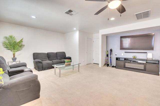 2385 N Mountainside Drive, Los Banos CA: https://media.crmls.org/mediaz/05b7e798-dc9e-44e0-a86c-72109312fd64.jpg