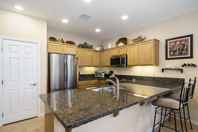 81497 Golden Poppy Way, La Quinta CA: https://media.crmls.org/mediaz/05b803bb-658c-47bc-b086-63f15abe6ac0.jpg