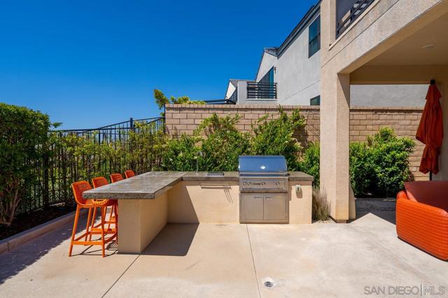 13722 Canyon Loop Trl, San Diego CA: https://media.crmls.org/mediaz/05b8450c-546c-4894-98d6-e92af6269966.jpg