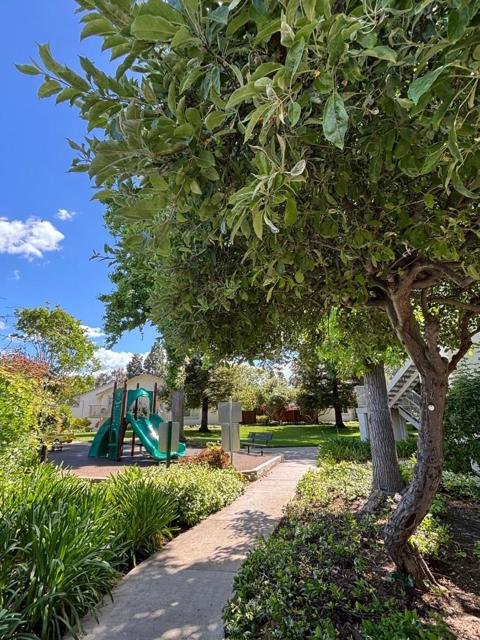 20179 Northwest Square, Cupertino CA: https://media.crmls.org/mediaz/05b88da0-0ff3-479b-93f7-6b3bb5ecbce4.jpg