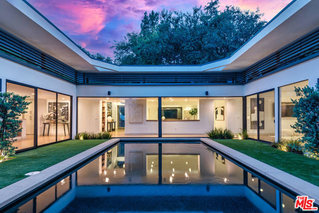 15941 Skytop Road, Encino CA: https://media.crmls.org/mediaz/05b8ac76-54c7-492e-b6bd-2ec0e6dcc23d.jpg