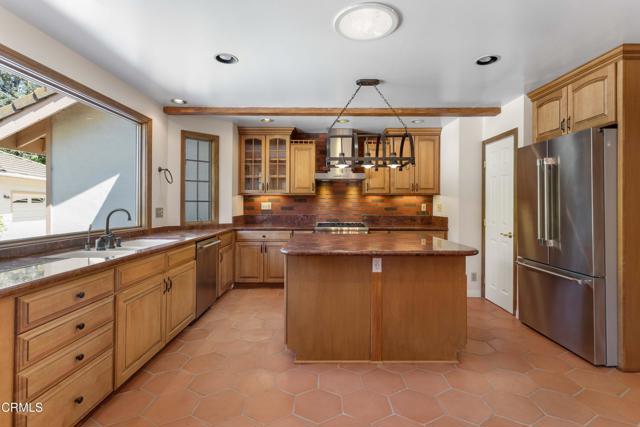 Detail Gallery Image 12 of 75 For 2000 Morongo Dr, Camarillo,  CA 93012 - 4 Beds | 3 Baths