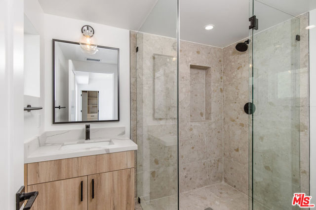 1616 S Sycamore Avenue, Los Angeles CA: https://media.crmls.org/mediaz/05b93162-4266-4656-9287-b939ea676171.jpg