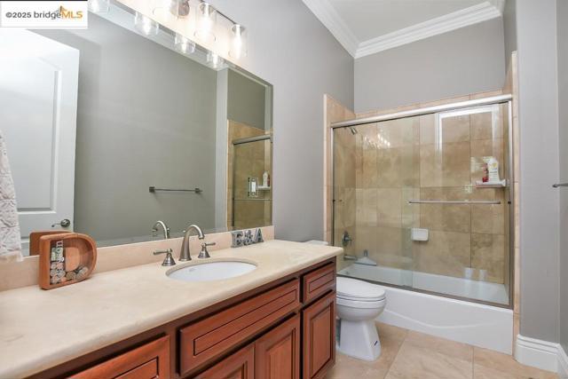 430 Ellisa Ln, Brentwood CA: https://media.crmls.org/mediaz/05b97422-c283-4c2e-b76d-3427aa47242a.jpg