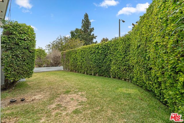 10650 Putney Road, Los Angeles CA: https://media.crmls.org/mediaz/05ba4bd1-7749-49cd-9331-3043b75b6c18.jpg