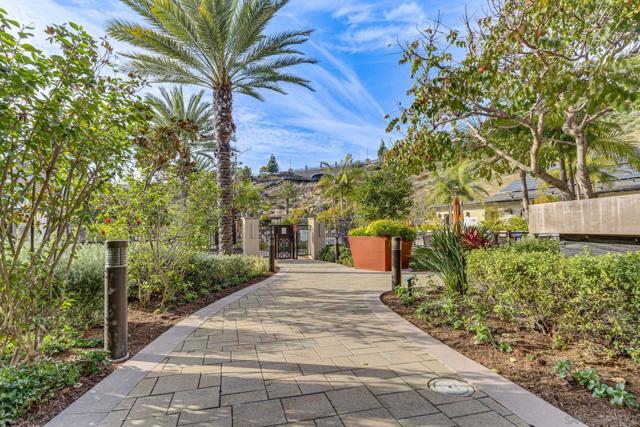 2942 Franklin, San Diego CA: https://media.crmls.org/mediaz/05baa873-d4a8-43c7-b82f-025b27213e2d.jpg