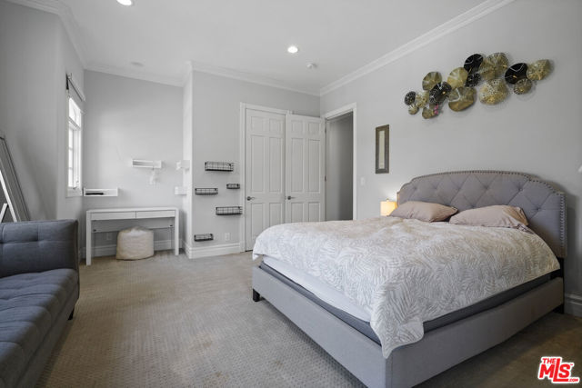 22510 La Quilla Drive, Chatsworth CA: https://media.crmls.org/mediaz/05bbeb3c-4748-4394-bf36-f76c60d53862.jpg