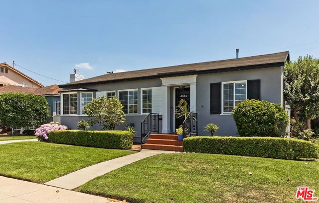 4844 W 94th Street, Inglewood CA: https://media.crmls.org/mediaz/05bc06d1-e132-46a6-a774-97ec4cf62e54.jpg