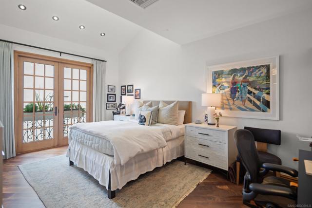 120 C Ave, Coronado CA: https://media.crmls.org/mediaz/05bc55c4-5f38-413e-9c42-470e1b28493c.jpg