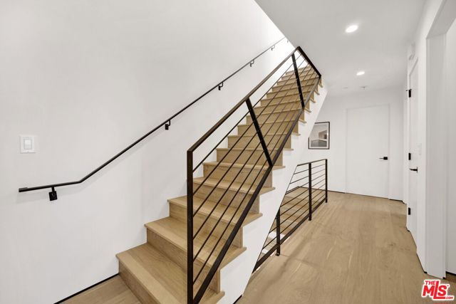 5868 Saturn Street, Los Angeles CA: https://media.crmls.org/mediaz/05bca06b-03de-4e3a-aa6f-24ef22c26aee.jpg