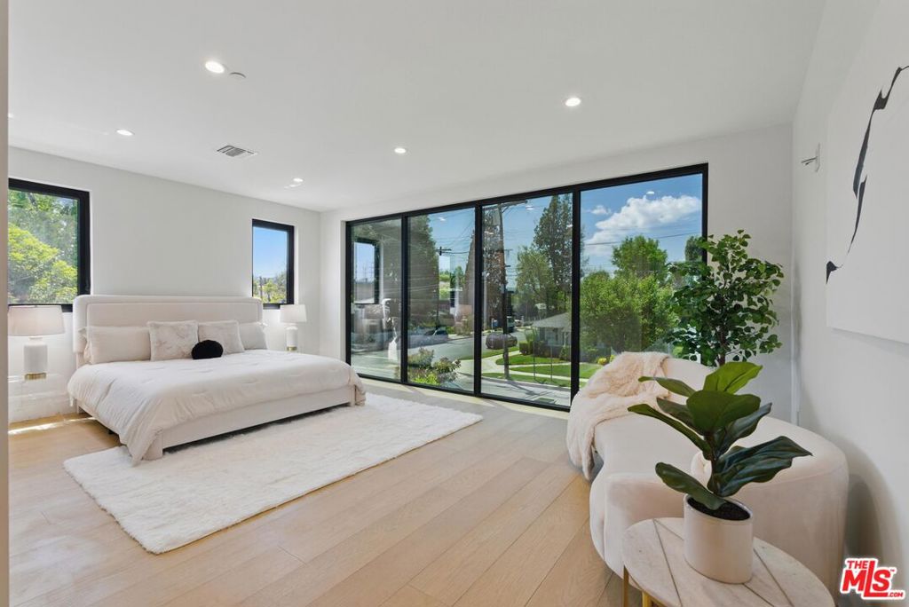 4906 Van Noord AvenueSherman Oaks image #39