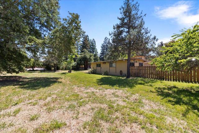 26388 Ginny Lane, Los Altos Hills CA: https://media.crmls.org/mediaz/05bcf0e5-3610-4d28-ad8e-10f7a376ed79.jpg