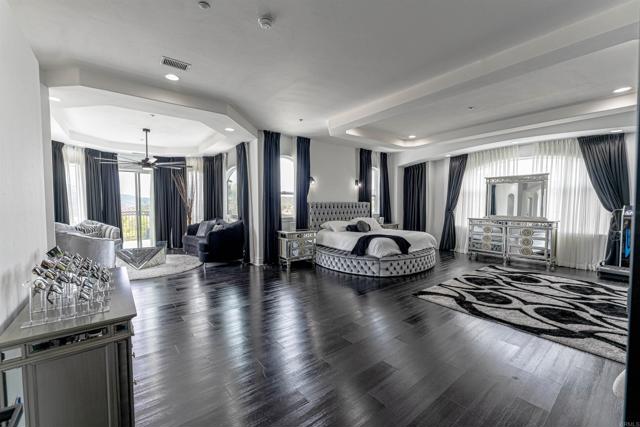 733 CLAYBURN CT, Alpine CA: https://media.crmls.org/mediaz/05bcf8fa-ae36-4aba-97d2-ffc039b071c5.jpg
