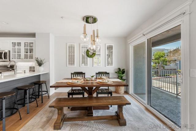 3514 Shoreline Bluff Ln, San Diego CA: https://media.crmls.org/mediaz/05bd273d-1298-4bb2-b796-08d1d906d1c3.jpg