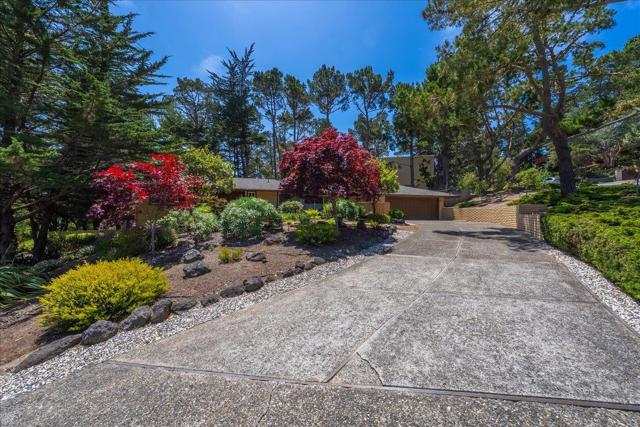 1 Windsor Rise, Monterey CA: https://media.crmls.org/mediaz/05bd3b31-2f8b-4787-8a45-df58a707a1fa.jpg