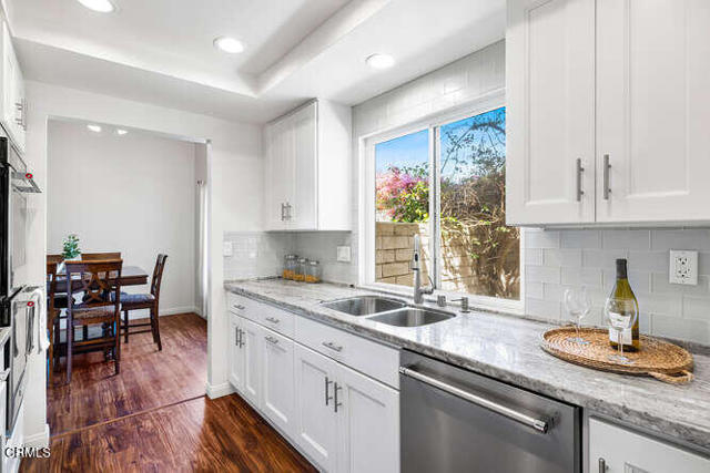 1942 Chalon Street, Newbury Park CA: https://media.crmls.org/mediaz/05bdad90-ff4a-40c5-9932-9a56fe25d2d3.jpg