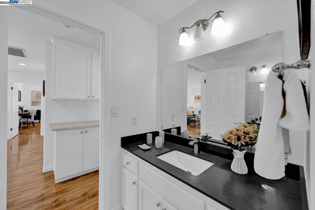 Image 41 of 60 For 2202 Oceanside Way