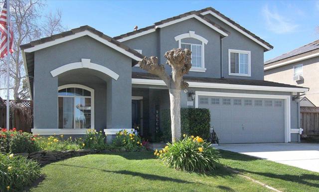 2155 Beachwood Court, Hollister CA: https://media.crmls.org/mediaz/05beeebe-6bf3-4ef6-b563-6bd484cbe7fa.jpg