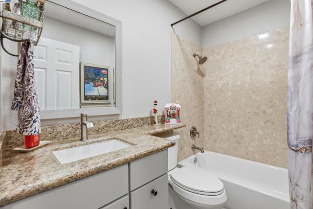 2891 Calle Reynoso, Pleasanton CA: https://media.crmls.org/mediaz/05bf0429-0732-45fe-b255-1470c459af82.jpg