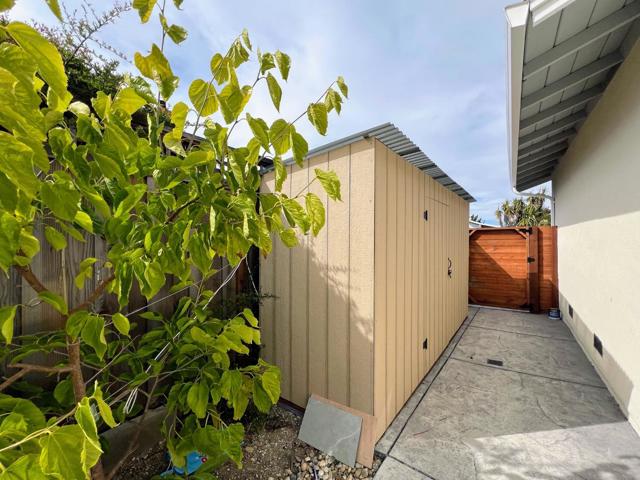 906 Crane Avenue, Foster City CA: https://media.crmls.org/mediaz/05c10052-0888-4e00-bfbc-7bb837487899.jpg