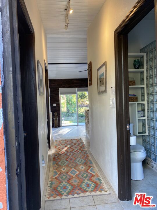 1 Papaya Road,  CA: https://media.crmls.org/mediaz/05c2022c-6aad-41fd-b83e-028fe860e3fc.jpg