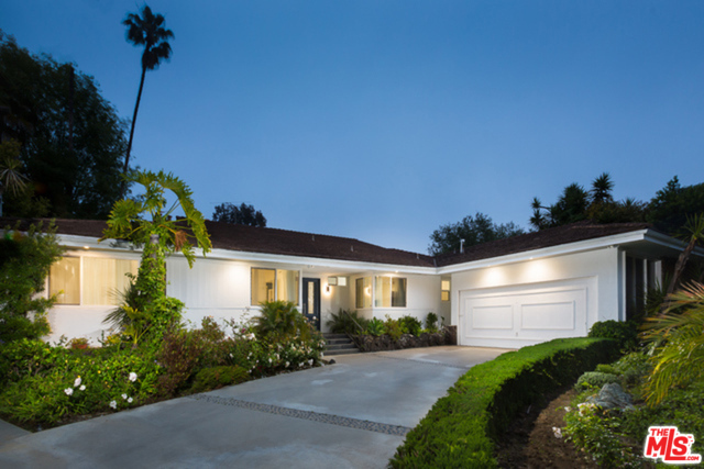 774 N KENTER Avenue, Los Angeles CA: https://media.crmls.org/mediaz/05c236b4-1df4-4109-b1c2-b7c88d739693.jpg
