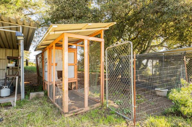60 Brown Road, San Juan Bautista CA: https://media.crmls.org/mediaz/05c29431-fb2a-4695-afd2-64026feeca0a.jpg