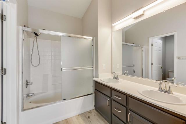 4579 Mangrove Dr, Dublin CA: https://media.crmls.org/mediaz/05c2b13c-6a11-444a-8a3a-9e079e5f2002.jpg