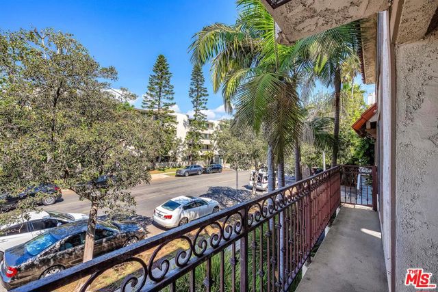 Drew Fenton | 11656 Montana Avenue Los Angeles CA | MLS: 7434428 Drew Fenton | 11656 Montana Avenue Los Angeles CA | MLS: 7434428