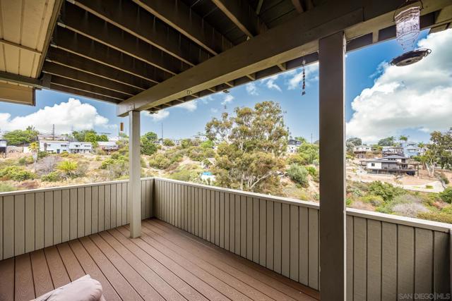 1449 Edgemont St, San Diego CA: https://media.crmls.org/mediaz/05c3b251-caac-4ebd-974b-a7bc062dae4e.jpg