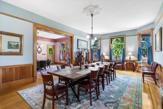 223 N Oregon Street, Yreka CA: https://media.crmls.org/mediaz/05c3df5e-d7ee-41f3-8a04-36af1e993668.jpg