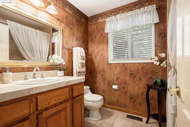 3031 Barmouth Dr, Antioch CA: https://media.crmls.org/mediaz/05c445c2-e15f-4cb2-9bf0-28730de0b00b.jpg